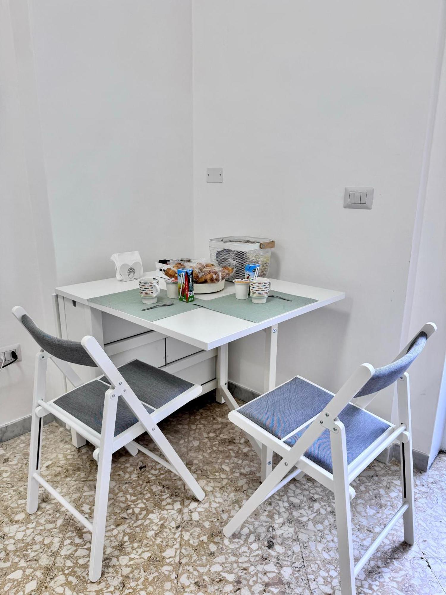 Aliste Apartment Brindisi Eksteriør billede