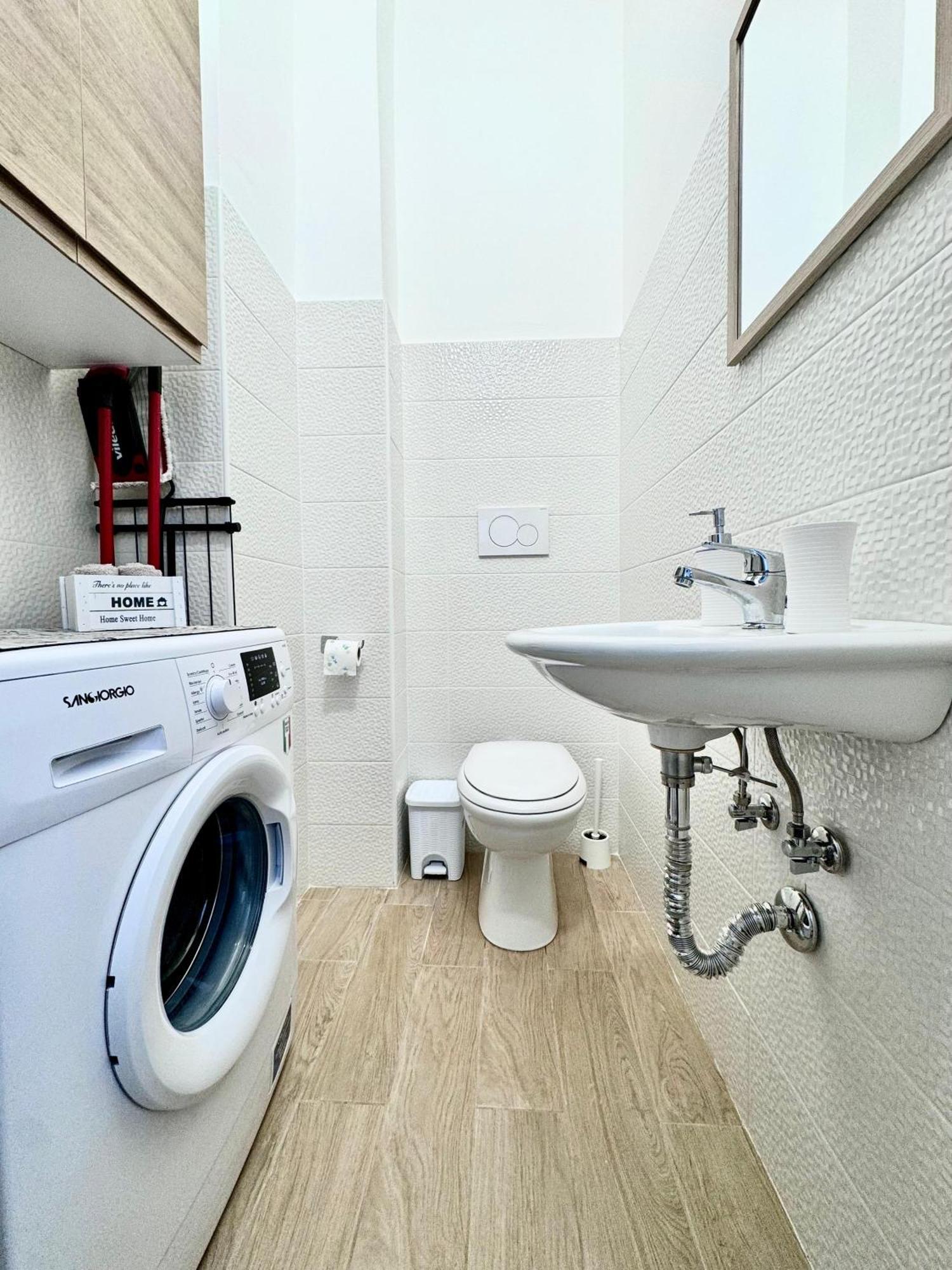 Aliste Apartment Brindisi Eksteriør billede