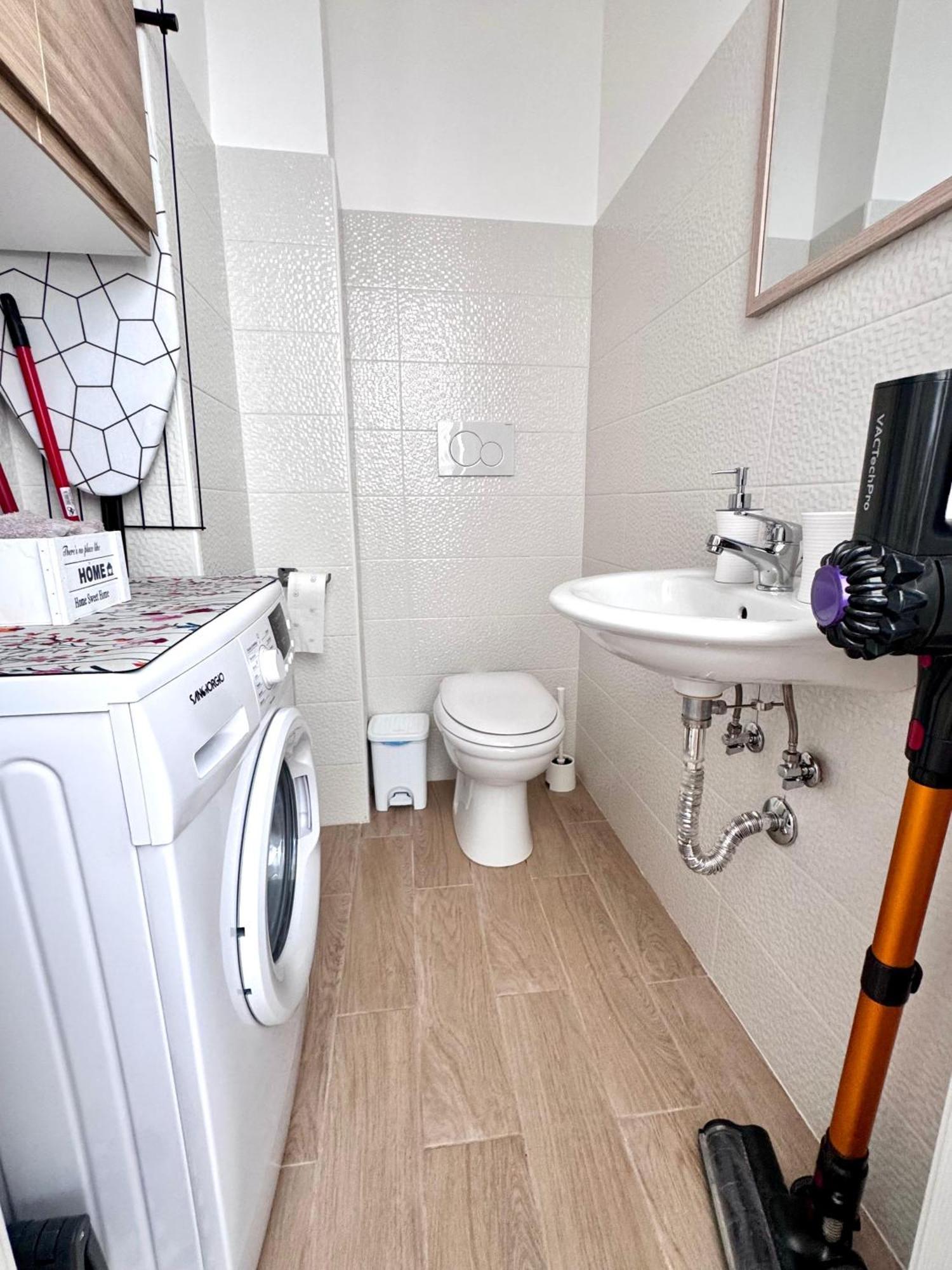 Aliste Apartment Brindisi Eksteriør billede